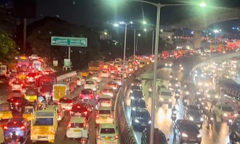 சென்னையில் கனமழை: வேளச்சேரி, கத்திப்பாரா உள்ளிட்ட பகுதிகளில் கடும் போக்குவரத்து நெரிச்சல்