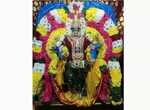 மேல்மலையனூர் அங்காள பரமேஸ்வரி அம்மன் கோவிலில் பவுர்ணமி பூஜை
