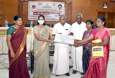 கூட்டுறவு துறை மூலம் ரூ.9¾ கோடி கடன் உதவி