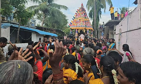 சேஷசமுத்திரம் முத்துமாரியம்மன் கோவில் தேரோட்டம்