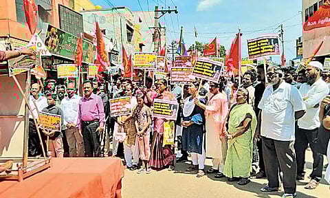 கர்நாடக அரசை கண்டித்து நாம் தமிழர் கட்சியினர் ஆர்ப்பாட்டம்