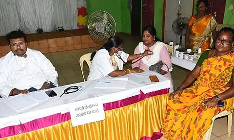 தமிழகம் முழுவதும் 1,000 இடங்களில் டெங்கு காய்ச்சல் சிறப்பு முகாம்...!