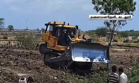 கடலூர் வளையமாதேவியில் 2-ம் சுரங்க விரிவாக்கப் பணிகளை தொடங்கிய என்.எல்.சி. நிர்வாகம்