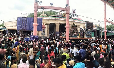 பழனி முருகன் கோவிலில் அலைமோதிய பக்தர்கள்