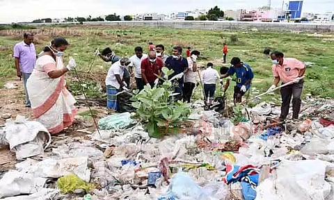 உசிலம்பட்டி, சோழவந்தான் பகுதிகளில் தன்னார்வலர்கள் தூய்மை பணி-வைகை ஆற்றிலும் குப்பைகள் அகற்றப்பட்டன