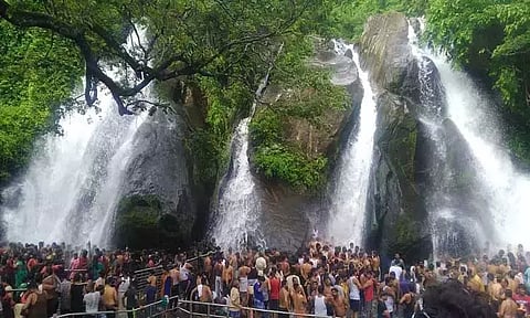 குற்றாலம் ஐந்தருவியில் சுற்றுலா பயணிகள் குளிக்க அனுமதி