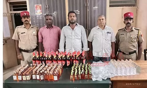 மதுபானம் விற்ற 2 பேர் மீது வழக்கு