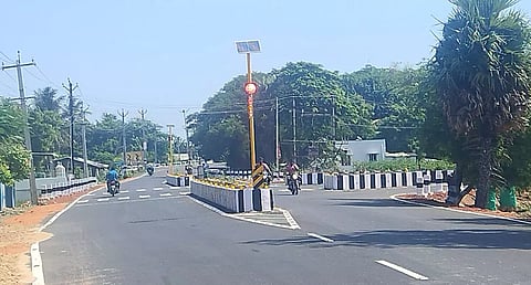 மன்னார்குடி சாலையை இணைக்கும் புறவழிச்சாலை பணிகளை விரைவில் தொடங்க வேண்டும்.