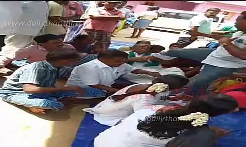 கேள்வி கேட்ட விவசாயியை காலால் எட்டி உதைத்த ஊராட்சி செயலாளர்