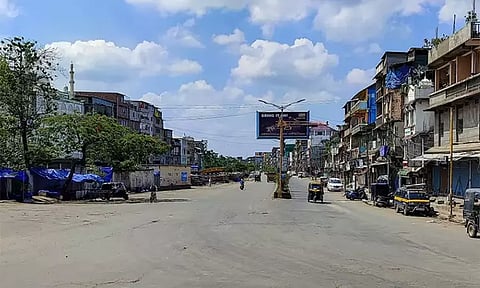 மணிப்பூரின் சூரச்சந்த்பூர் மாவட்டத்தில் முழு அடைப்பு - இயல்பு வாழ்க்கை முடங்கியது