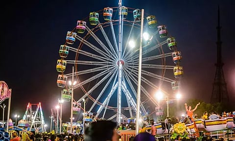 சென்னை தீவுத்திடலில் ராட்டினத்தில் சிக்கி நேபாள வாலிபர் படுகாயம்