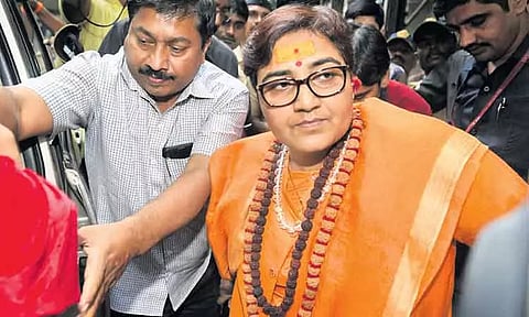 மாலேகான் குண்டுவெடிப்பு வழக்கு; விசாரணையின்போது உணர்ச்சிவசப்பட்ட பா.ஜ.க. எம்.பி. பிரக்யா சிங்