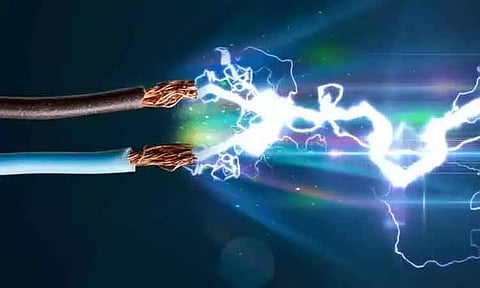 குமரியில் மின்சாரம் தாக்கி ஒரே குடும்பத்தைச் சேர்ந்த 3 பேர் உயிரிழப்பு