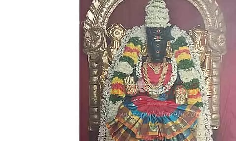 மதுரை அவனியாபுரம் அருகே சிறப்பு அலங்காரத்தில் வராகி அம்மன்