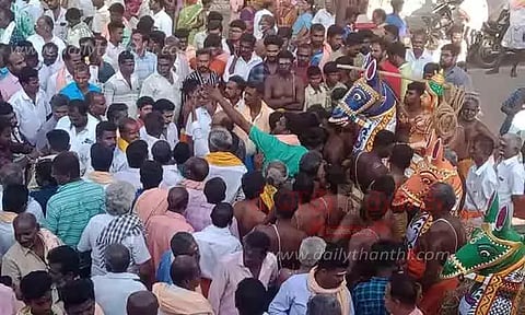 அழகுநாச்சியம்மன் அய்யனார் கோவில் திருவிழாவில் புரவி எடுத்து பக்தர்கள் நேர்த்திக்கடன்