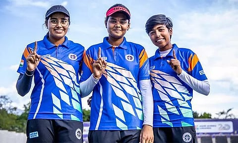 ஆசிய விளையாட்டு: வில்வித்தை போட்டியில் இந்திய அணிக்கு தங்கம்