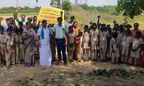 பனை விதைகள் நடும் விழா