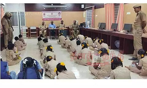 தகவல் பெறும் உரிமை சட்ட வார விழாவையொட்டி கட்டுரை போட்டி