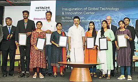 ஜனவரியில் உலக முதலீட்டாளர்கள் மாநாடு: வெளிநாட்டு முதலீடுகளை ஈர்க்க அரசு முயற்சி; முதல்-அமைச்சர் பேச்சு