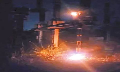 மறைமலைநகர் துணை மின் நிலையத்தில் திடீர் தீ விபத்து