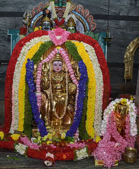 தேய்பிறை அஷ்டமியையொட்டிகாலபைரவர் கோவில்களில் சிறப்பு பூஜைஏராளமான பக்தர்கள் சாமி தரிசனம்