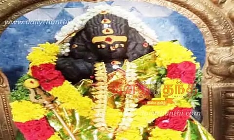 அம்மன் கோவில்களில் சிறப்பு வழிபாடு