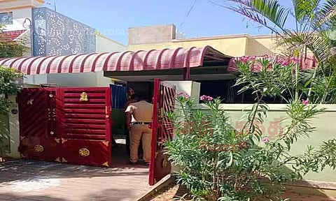 ஆசிரியை வீட்டில் 70 பவுன் நகை கொள்ளை