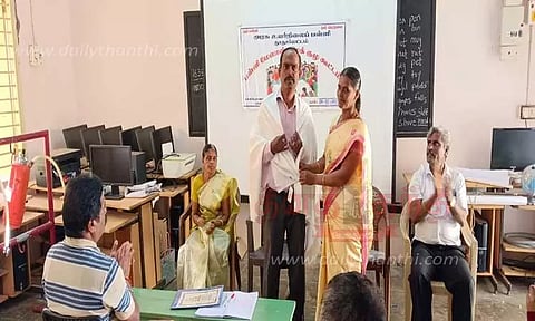 வகுப்பறைகளை சீரமைக்க வேண்டும்