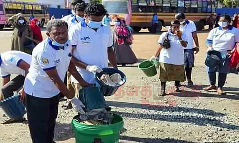 அருப்புக்கோட்டை புதிய பஸ் நிலையத்தில் தூய்மைப்பணி