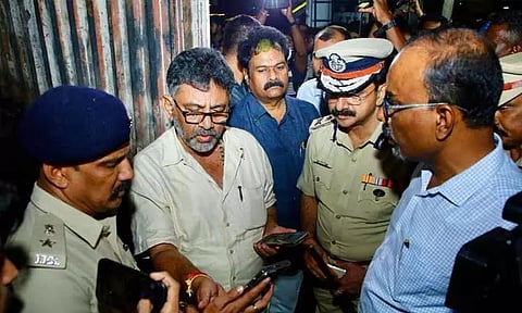 பட்டாசு கடை தீ விபத்து; உயிரிழந்தோர் குடும்பத்தினருக்கு கர்நாடக அரசு இழப்பீடு அறிவிப்பு