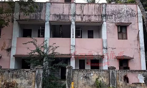 சமூக விரோதிகளின் கூடாரமாக மாறிய போலீஸ் குடியிருப்பு