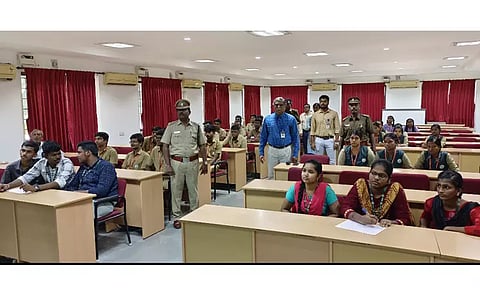 மாணவாகளுக்கு ஓவியம், வினாடி-வினா போட்டி