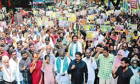 காவிரியில் தண்ணீர் திறக்கக்கோரி சென்னையில் நாம் தமிழர் கட்சி ஆர்ப்பாட்டம்