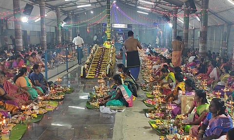 அய்யப்பன் கோவிலில் குத்துவிளக்கு பூஜை