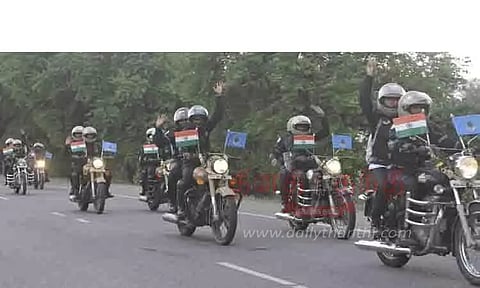 சி.ஆர்.பி.எப். வீராங்கனைகளுக்கு பெரம்பலூரில் உற்சாக வரவேற்பு