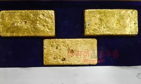 மலேசியாவில் இருந்து திருச்சிக்கு கடத்தி வரப்பட்ட 3 கிலோ தங்கம் பறிமுதல்