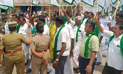 என்.எல்.சி. அனல் மின் நிலையத்தை முற்றுகையிட முயன்ற 120 விவசாயிகள் கைது