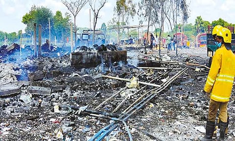 அரியலூர் அருகே பட்டாசு ஆலையில் தீ விபத்து; 10 பேர் உடல் கருகி பலி