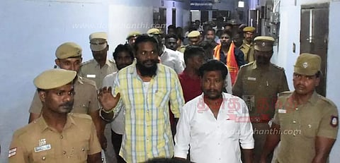 முன்விரோதத்தில் துப்புரவு தொழிலாளி கொலை:அண்ணன், தம்பிகள் உள்பட 8 பேருக்கு ஆயுள் தண்டனைசேலம் கோர்ட்டில் பரபரப்பு தீர்ப்பு