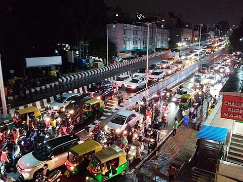 பெங்களூருவில் 2-வது நாளாக விடிய, விடிய கனமழை