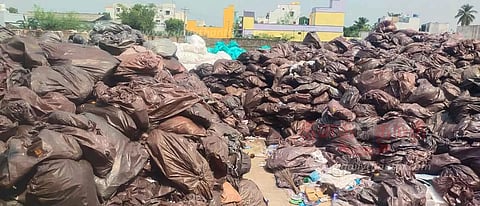 மருத்துவ கழிவுகளை ஏற்றி வந்த வேனை பொதுமக்கள் சிறைபிடிப்பு