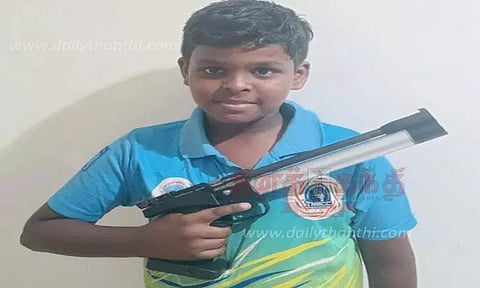 துப்பாக்கி சுடுதல் போட்டியில் சிவந்தி மெட்ரிக் பள்ளி மாணவர் சாதனை