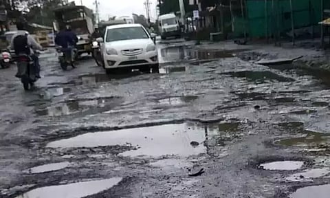 சென்னை மாநகர், புறநகர் பகுதியில் மிக மோசமான நிலையில் 324 சாலைகள் - அறப்போர் இயக்கம் குற்றச்சாட்டு