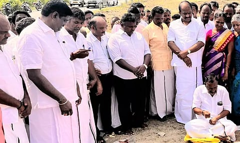 கெடிலம் ஆற்றின் குறுக்கே ரூ.9 கோடியில் மேம்பாலம் கட்டும் பணி