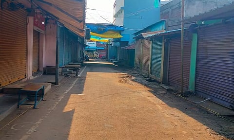 மாவட்டத்தில் கடையடைப்பு, மறியல்