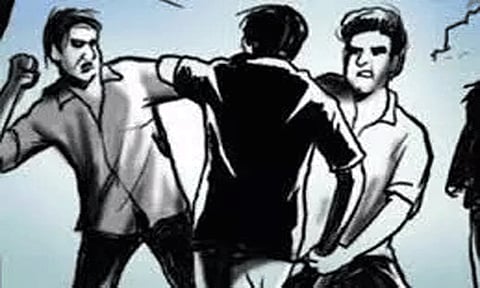 பள்ளி மாணவர்கள் மோதலால் பரபரப்பு