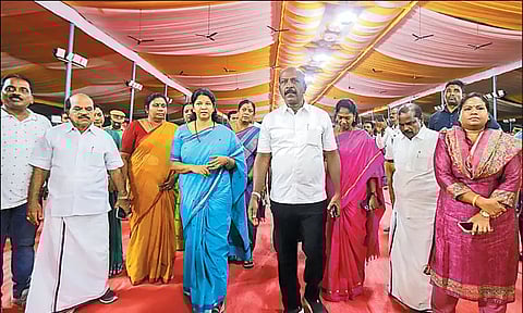 பெண்களை ஏமாற்ற கொண்டுவரப்பட்டது: மகளிர் இடஒதுக்கீடு மசோதா கண்துடைப்பு நாடகம் -கனிமொழி எம்.பி. பேட்டி