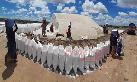 உப்புகளை வெளியூர்களுக்கு அனுப்பும் பணி தீவிரம்