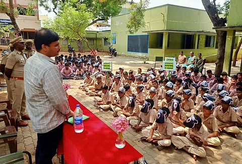 ஆண்டிப்பட்டி அருகேஉலக கரடிகள் தின விழா