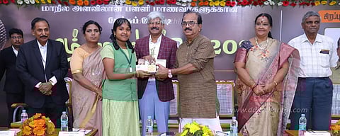 சேலம் சென்ட்ரல் சட்டக்கல்லூரியில்பள்ளி மாணவர்களுக்கு பேச்சுப்போட்டி